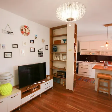 Centre 1 *